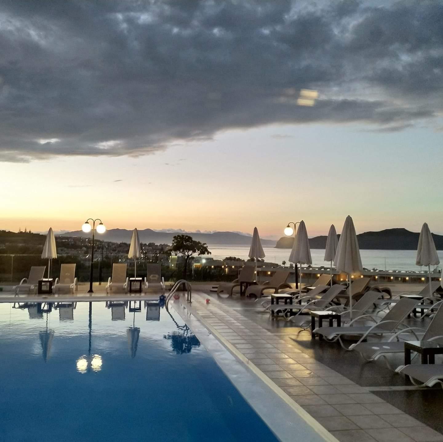 Top Hotel Сталос Экстерьер фото