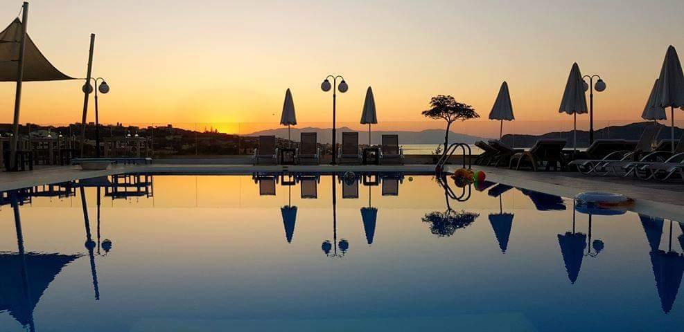 Top Hotel Сталос Экстерьер фото