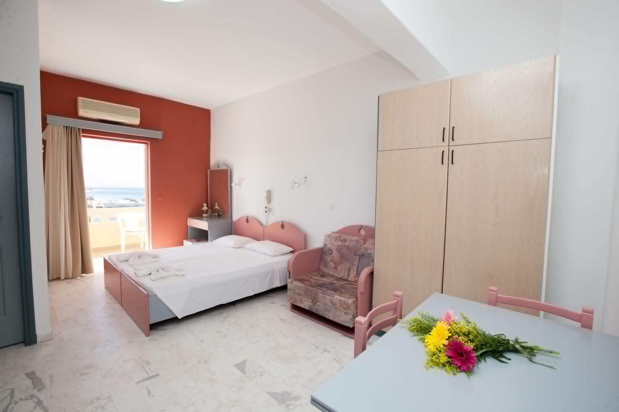 Top Hotel Сталос Экстерьер фото