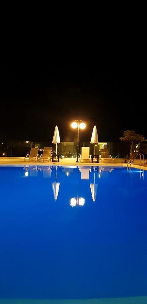 Top Hotel Сталос Экстерьер фото