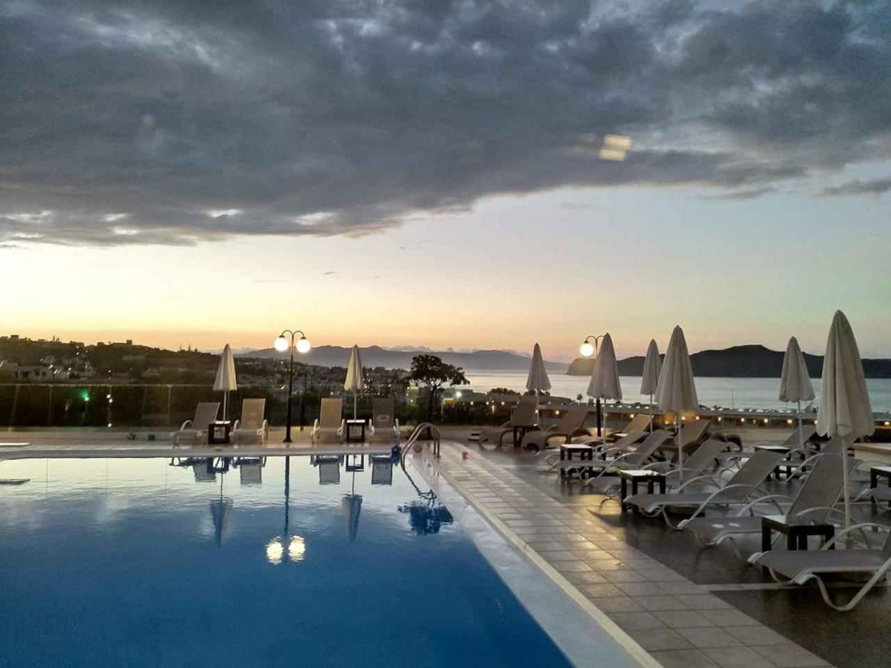 Top Hotel Сталос Экстерьер фото
